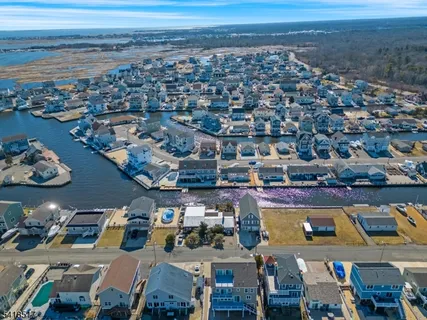 $369,999 | 242 Evergreen Drive, Bayville, NJ 08721