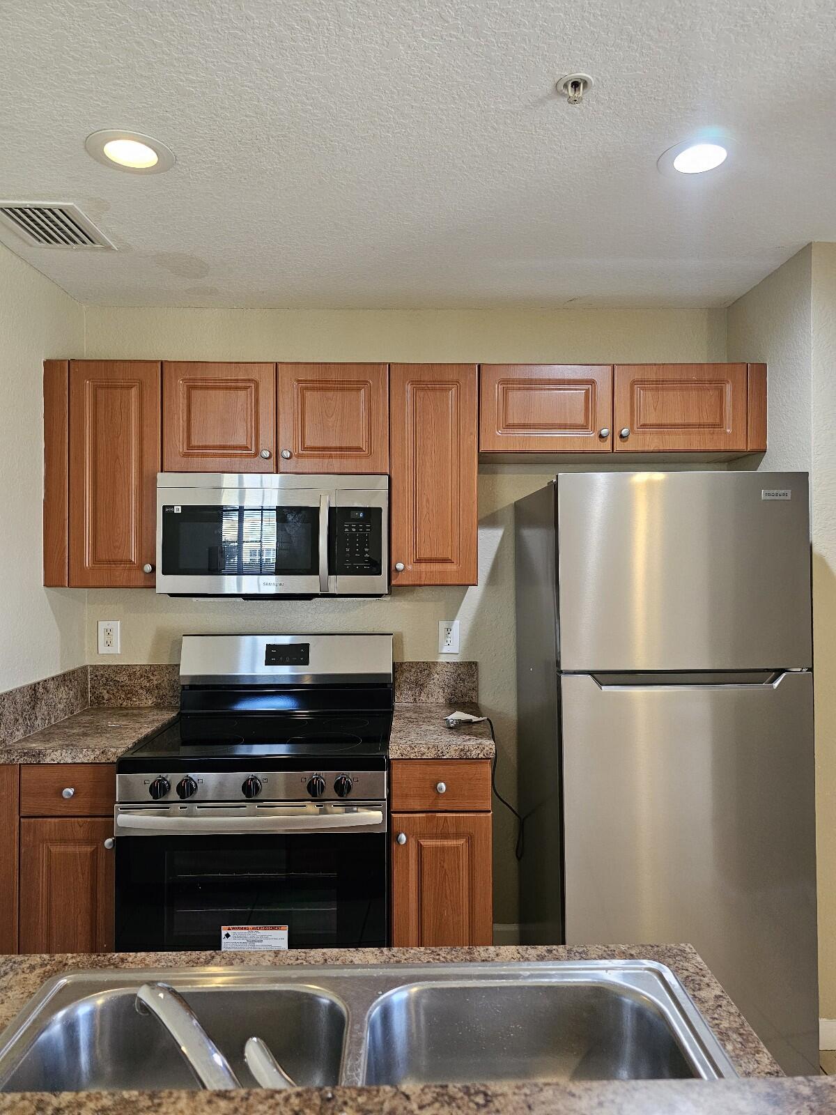 1940 Freeport Drive Riviera Beach, FL 33404 - Photo 6 of 21 20240605_174447_copy_1200x1600