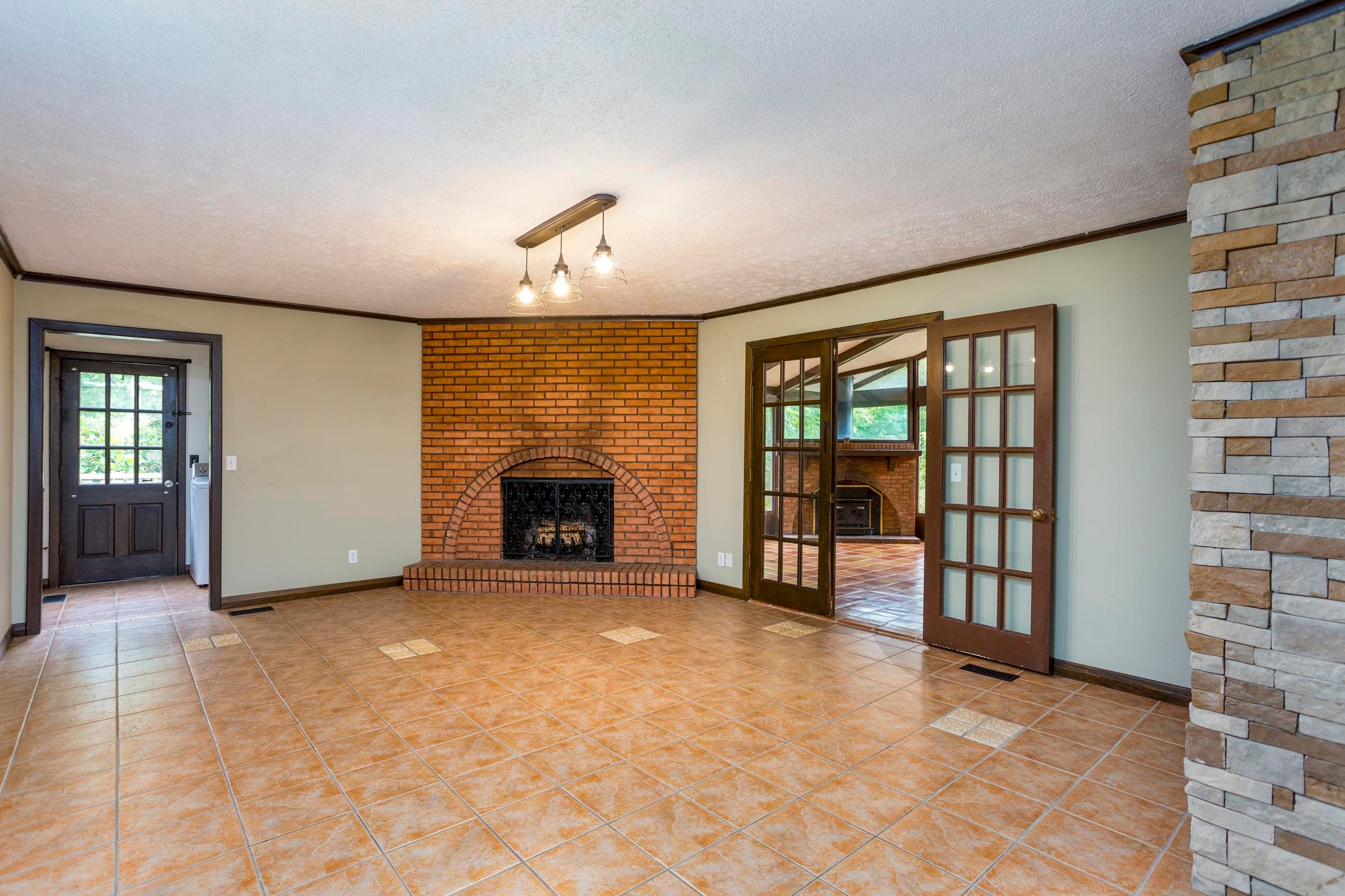 48 Hamill Road Huntington, WV 25701 - Photo 10 of 31 Gallery Image 10