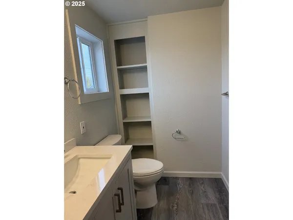 $325,000 | 407 Dufur Avenue, Maupin, OR 97037