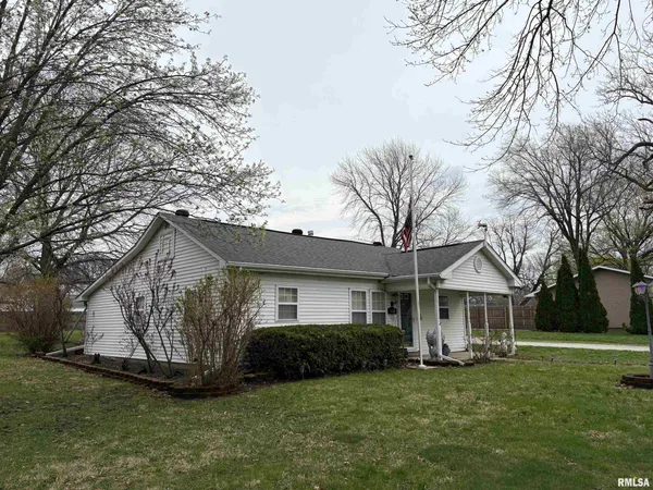 $199,900 | 106 East Lincoln Street, Edinburg, IL 62531