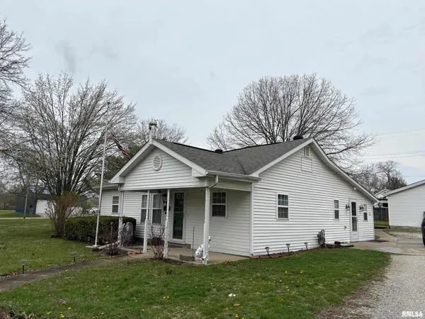 $199,900 | 106 East Lincoln Street, Edinburg, IL 62531