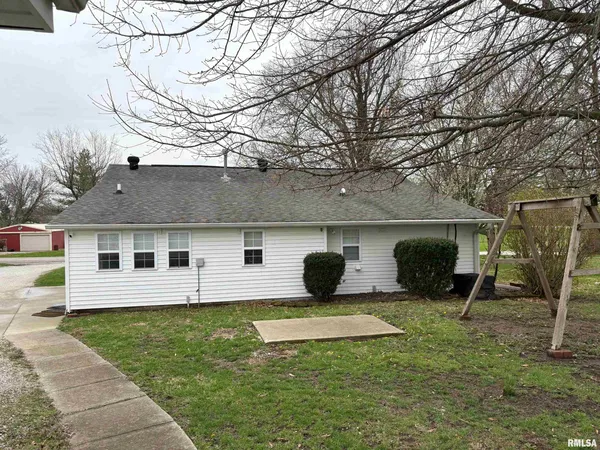 $199,900 | 106 East Lincoln Street, Edinburg, IL 62531