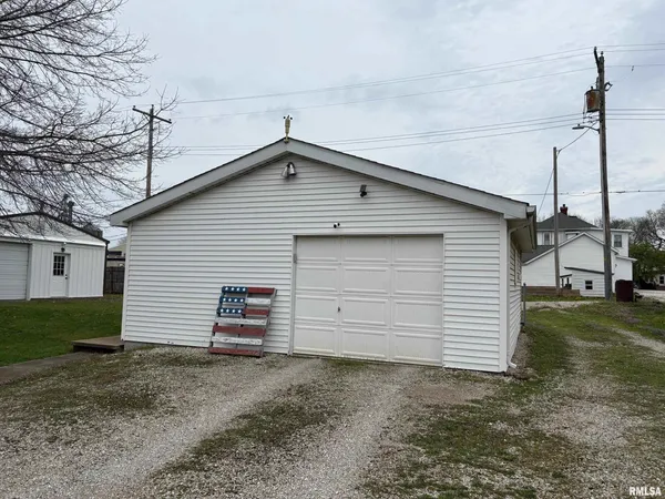 $199,900 | 106 East Lincoln Street, Edinburg, IL 62531
