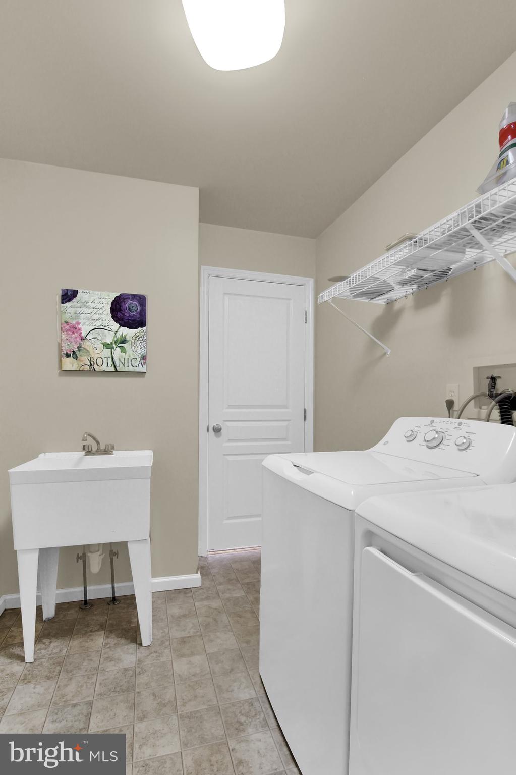 2928 Duffield Lane Reading, PA 19608 - Photo 12 of 34 Gallery Image 12