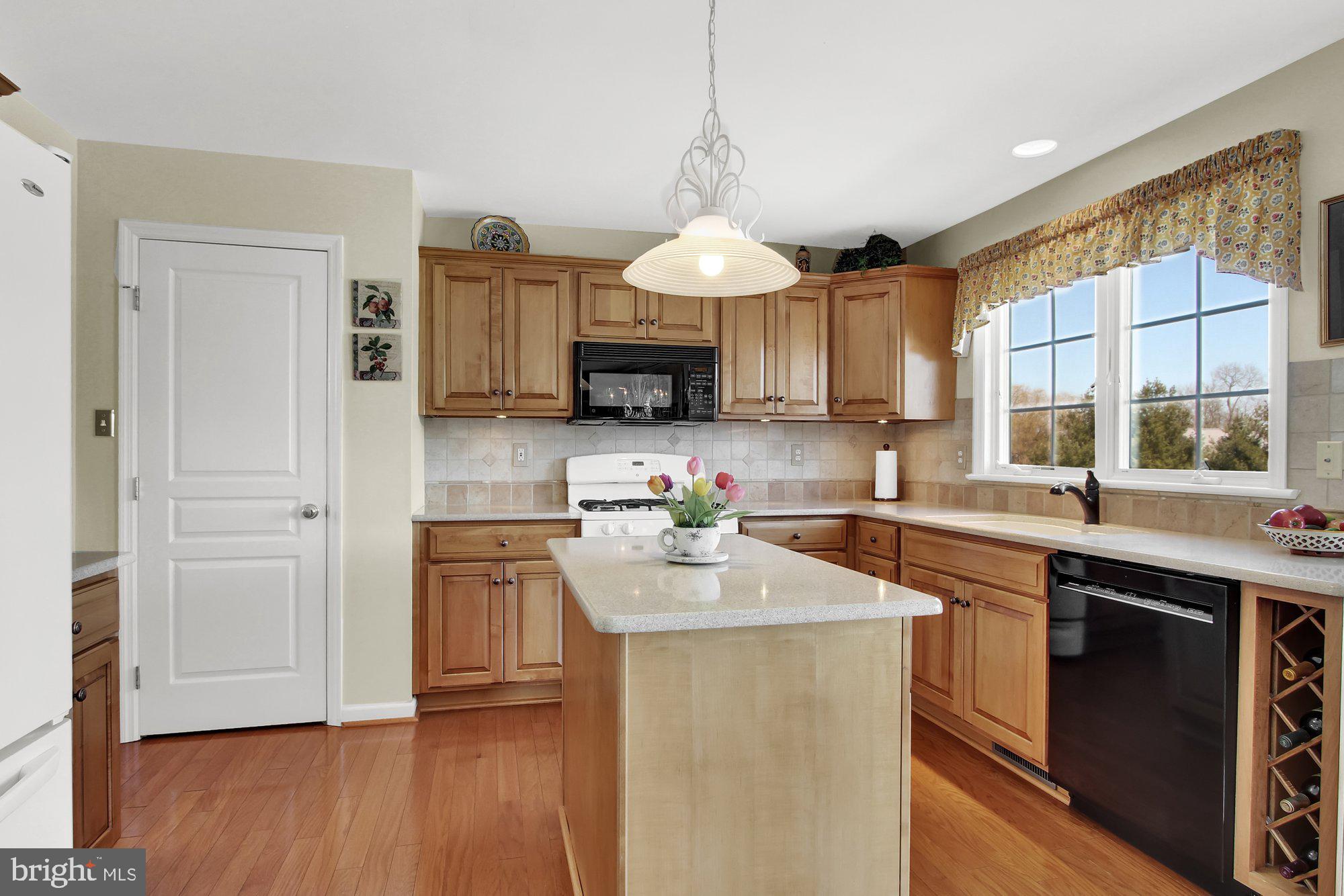 2928 Duffield Lane Reading, PA 19608 - Photo 9 of 34 Gallery Image 9
