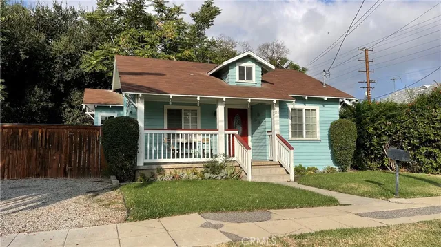 $2,500 | 113 East 11th Street, Redlands, CA 92374