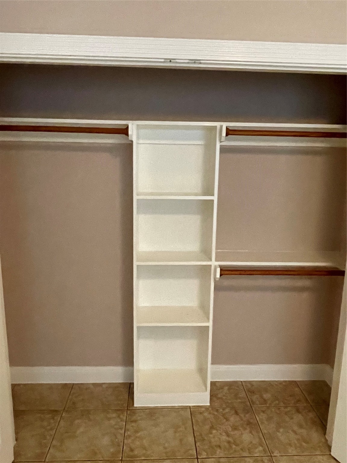 1018 South Booth Lane Alvin, TX 77511 - Photo 11 of 19 a view of an empty room