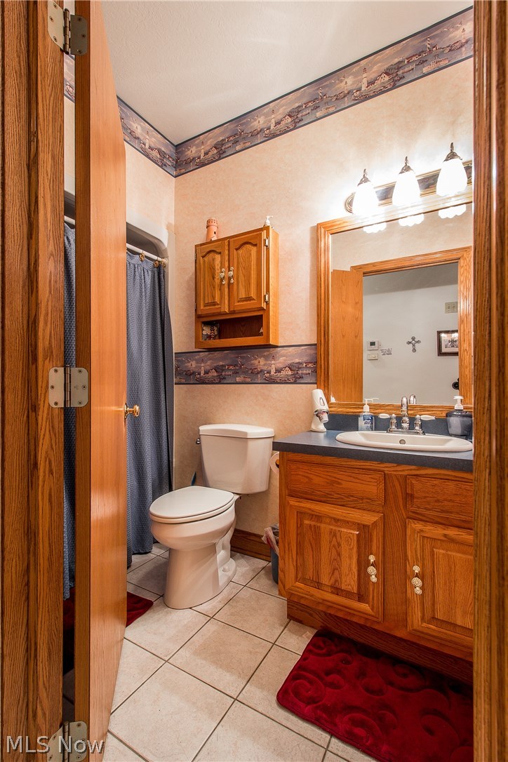 347 Oneida Avenue Northwest Canton, OH 44708 - Photo 18 of 21 Full bath shared by bedrooms 2-3