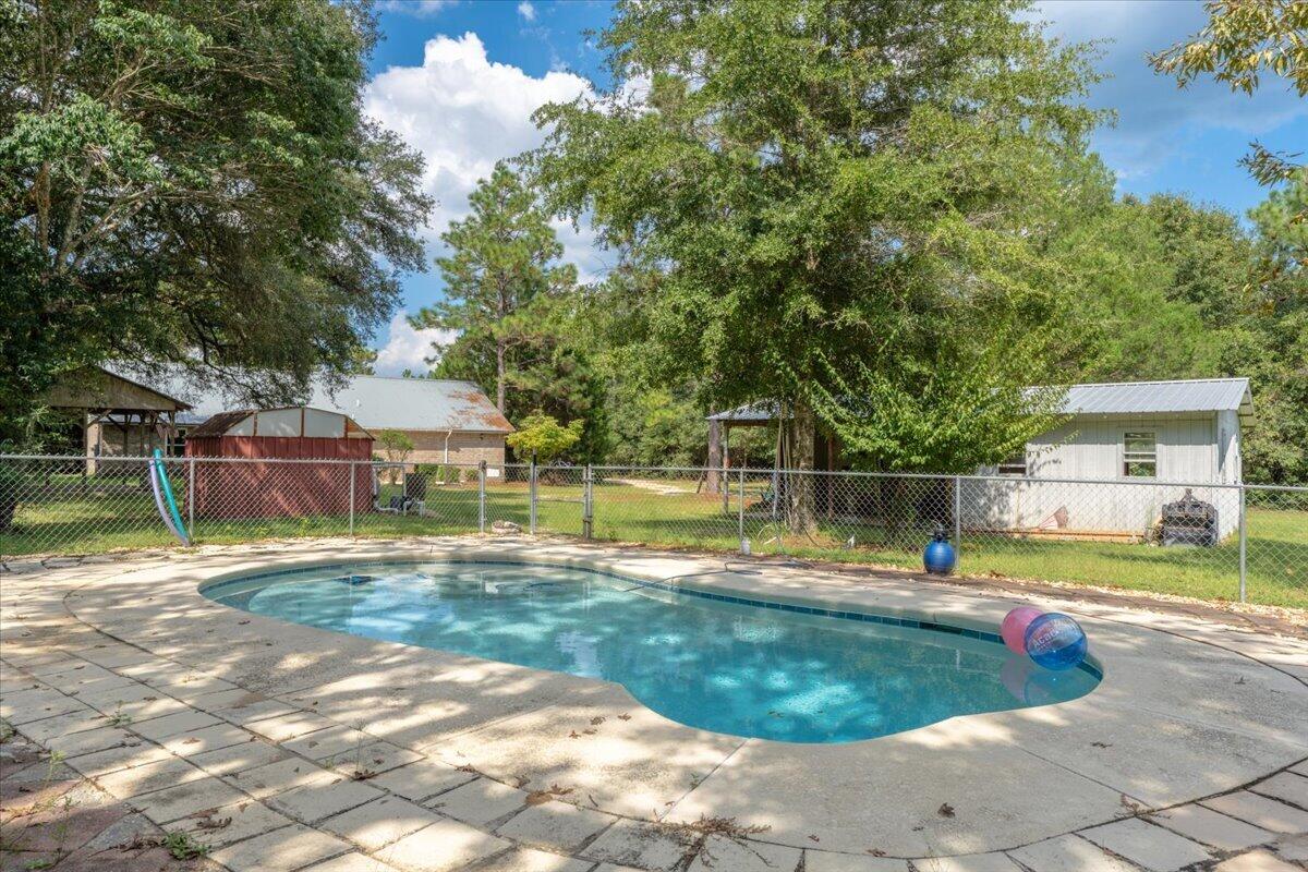 4568 Yellow Bluff Road Crestview, FL 32539 - Photo 5 of 63 Gunite pool