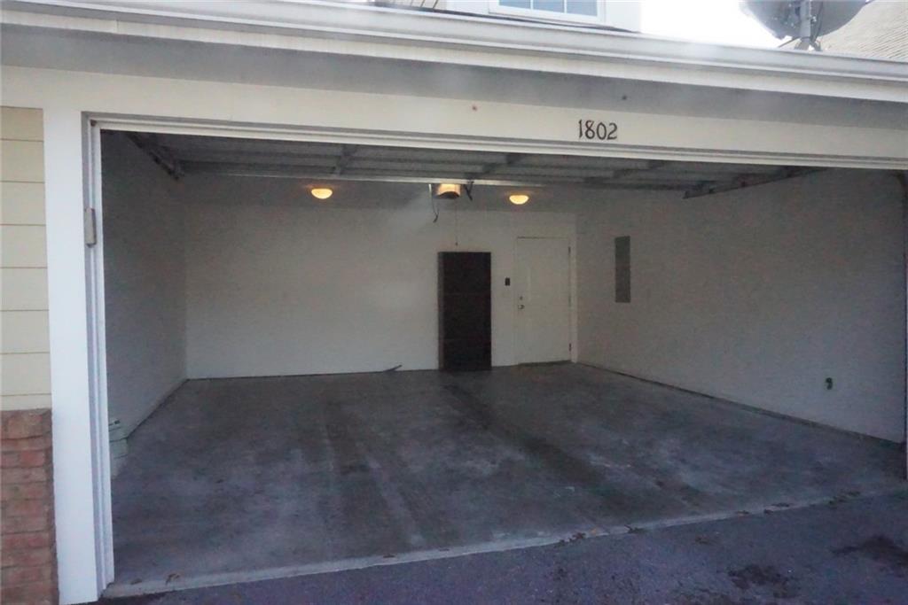 1802 Cascade Park Drive Southwest Atlanta, GA 30331 - Photo 2 of 21 a close view of cupboard