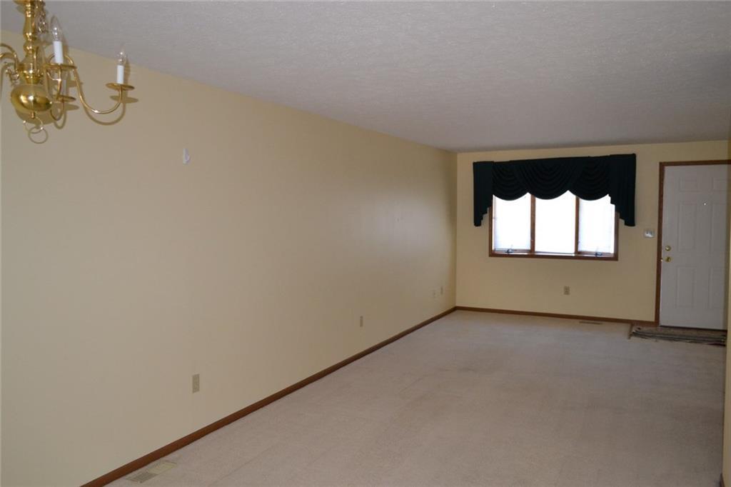 1511 Student Springfield, OH 45503 - Photo 3 of 22