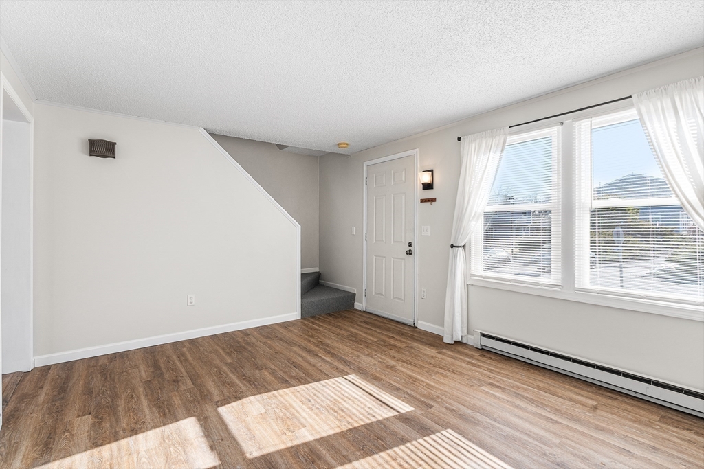 270 Sunderland Road, Unit 53 Worcester, MA 01604 - Photo 4 of 18 Gallery Image 4