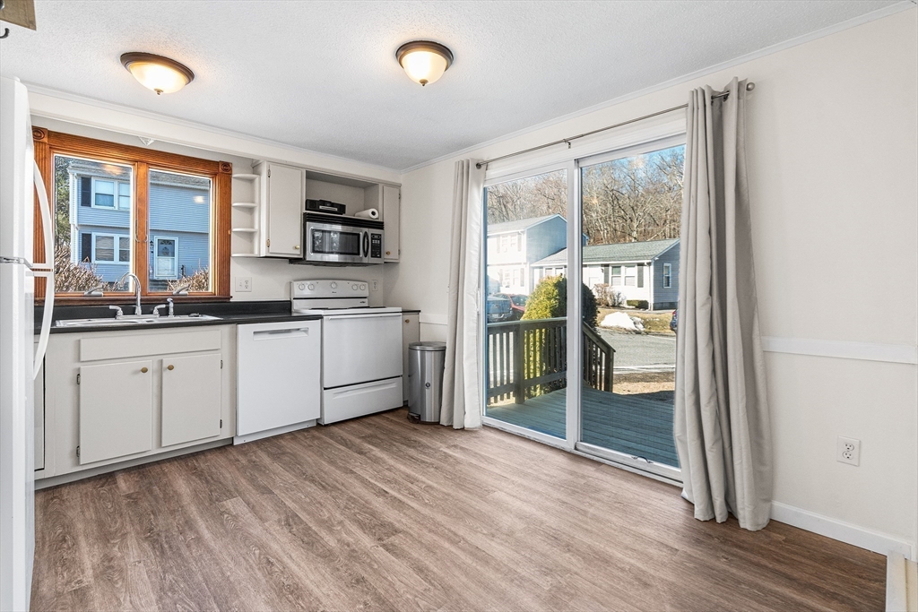 270 Sunderland Road, Unit 53 Worcester, MA 01604 - Photo 5 of 18 Gallery Image 5