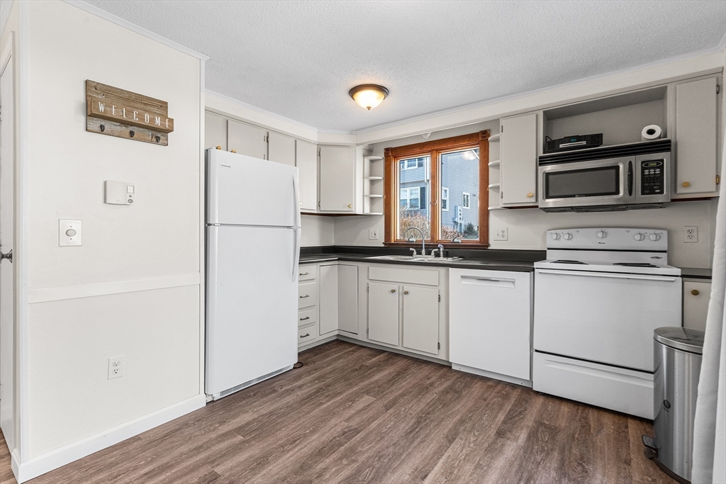 270 Sunderland Road, Unit 53 Worcester, MA 01604 - Photo 6 of 18 Gallery Image 6