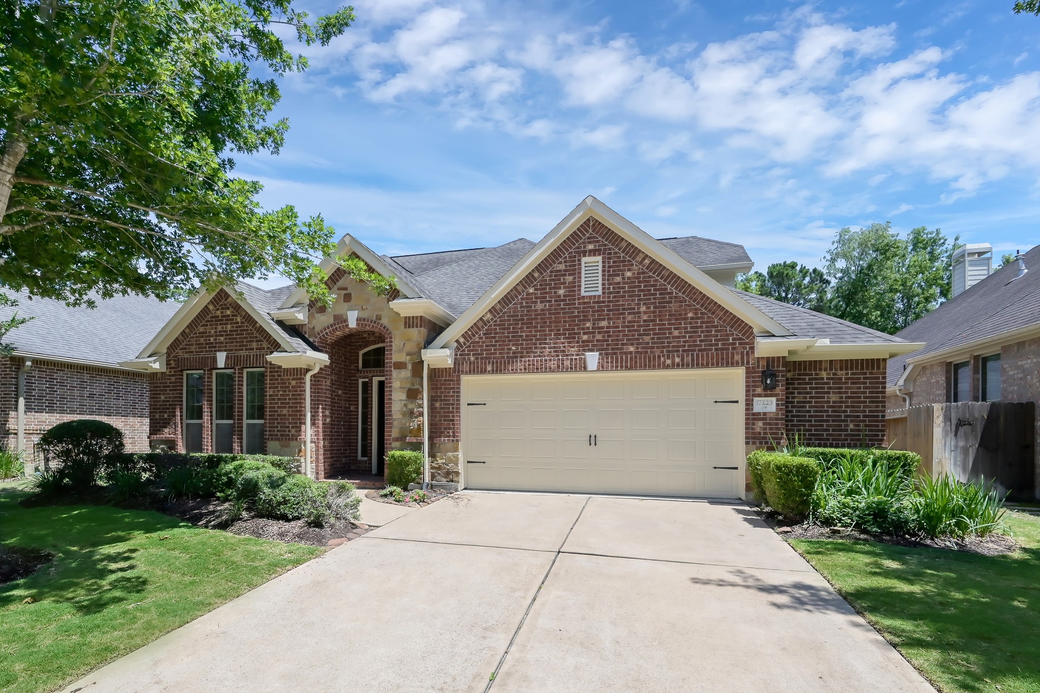 17223 Rookery Court Conroe, TX 77385 - Photo 4 of 45