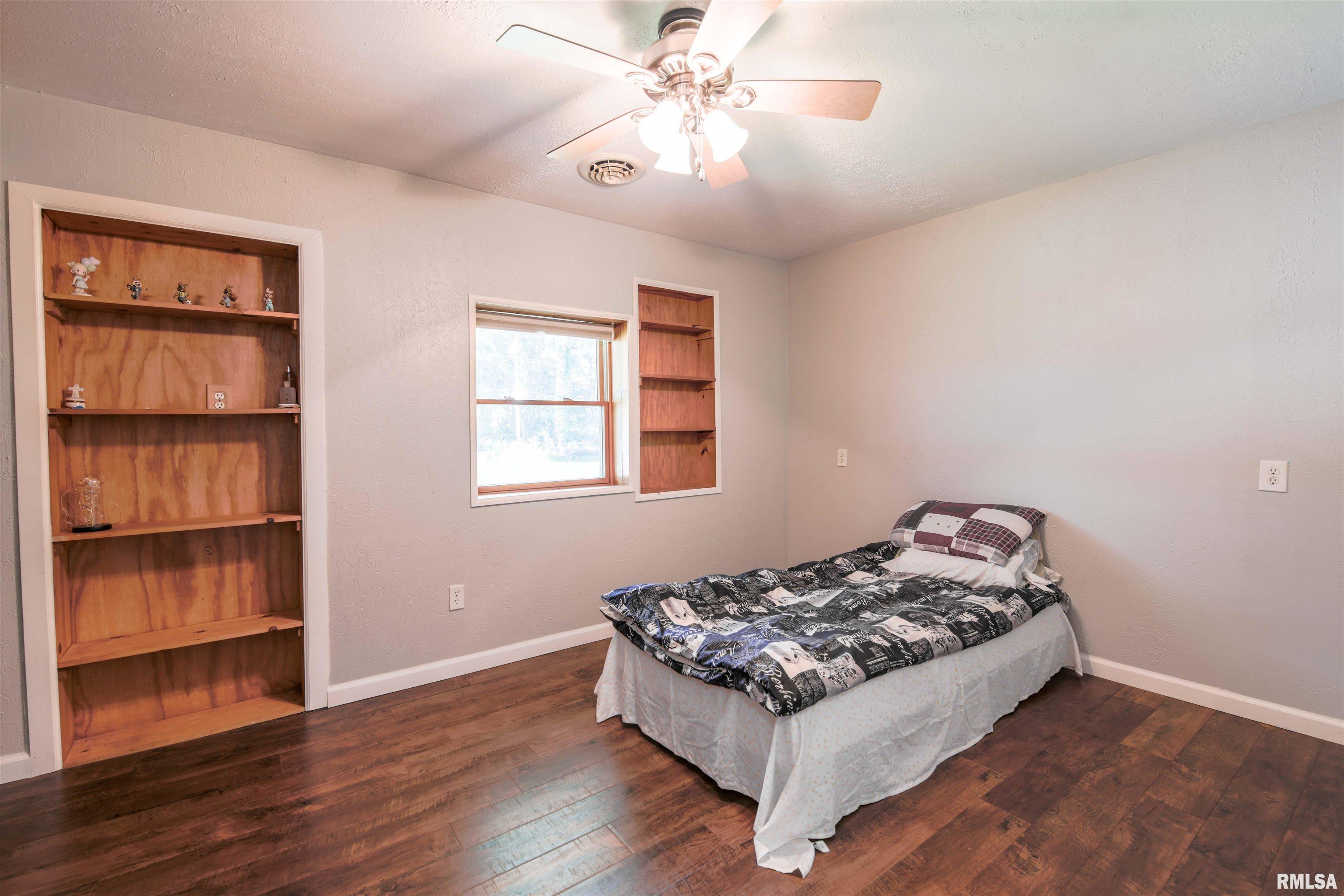 1562 Spring Bay Road East Peoria, IL 61611 - Photo 34 of 52