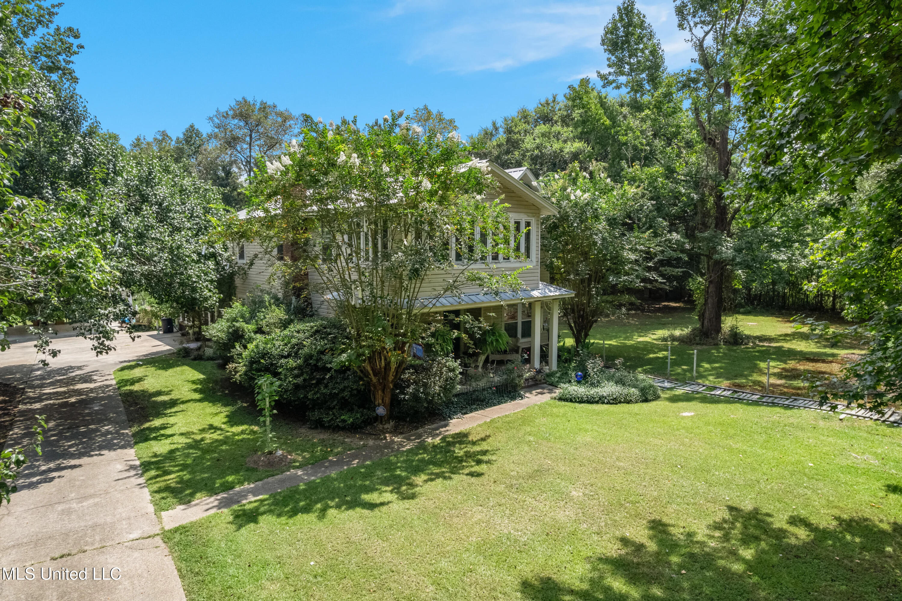 620 Shady Grove Moss Road Laurel, MS 39443 - Photo 2 of 26 620_Shady_Grove_Rd-53