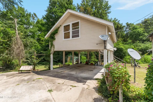 $290,000 | 620 Shady Grove Moss Road, Laurel, MS 39443