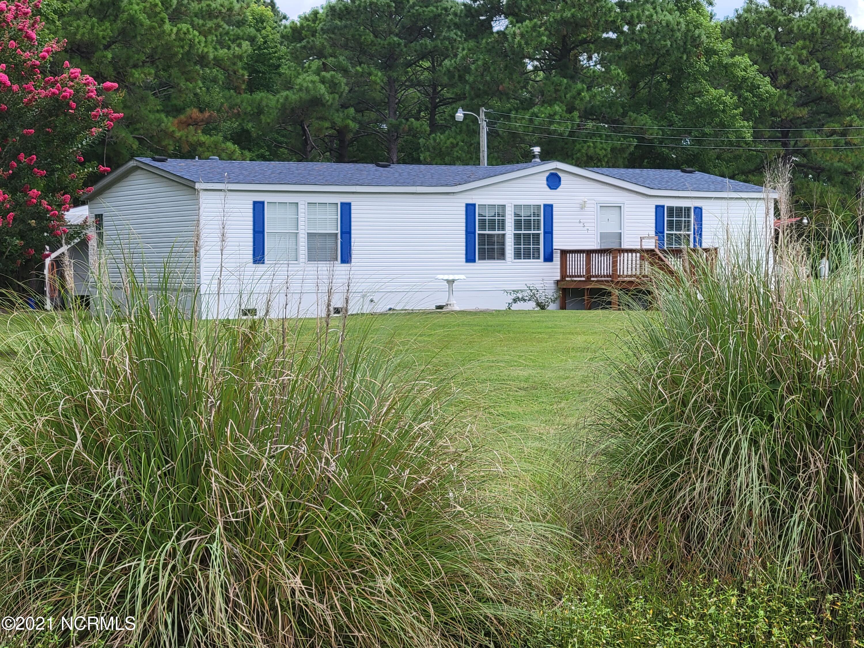 657 Straits Road Gloucester, NC 28528 - Photo 2 of 30 Large Front Yard