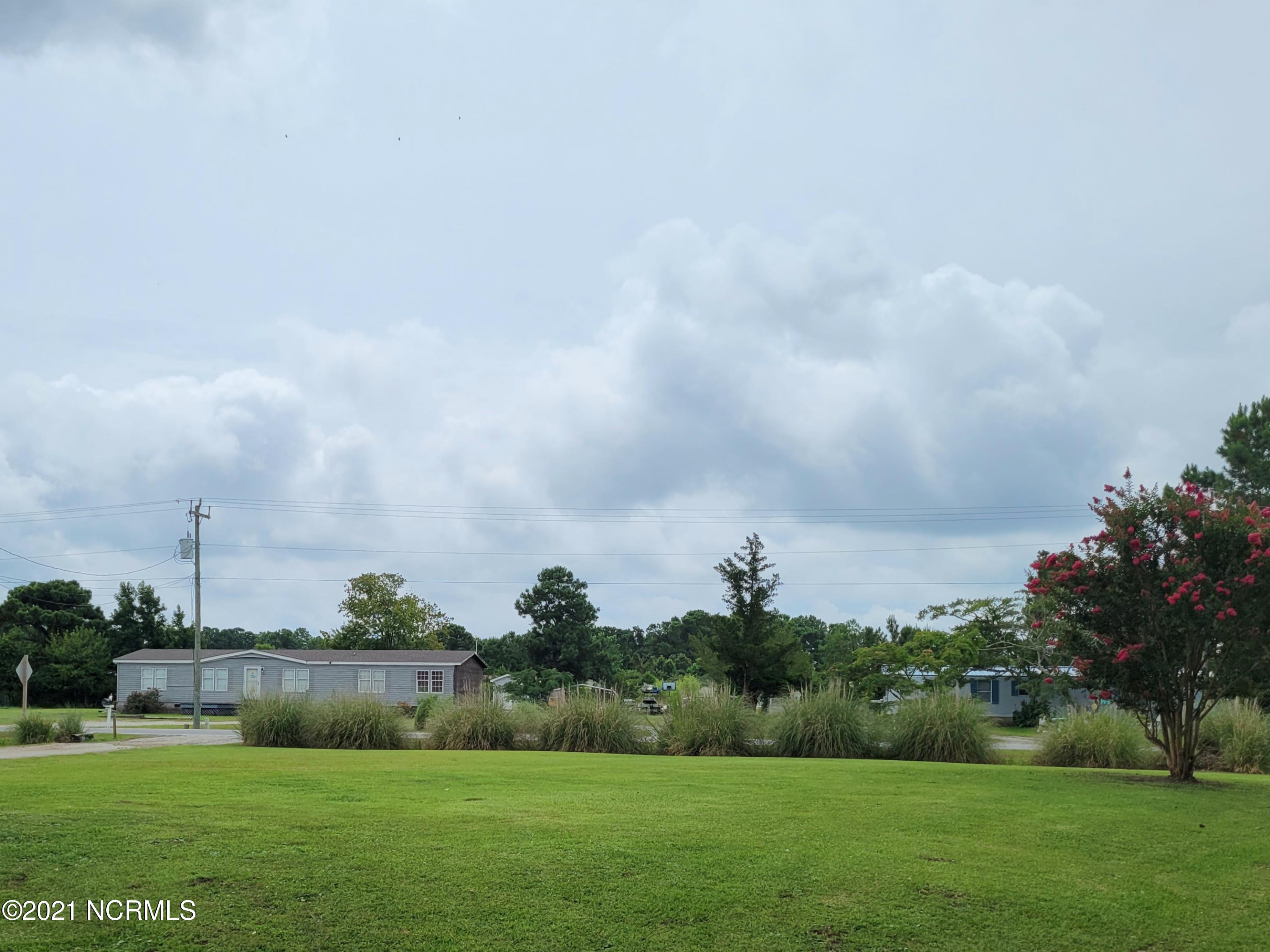 657 Straits Road Gloucester, NC 28528 - Photo 3 of 30 Front Yard