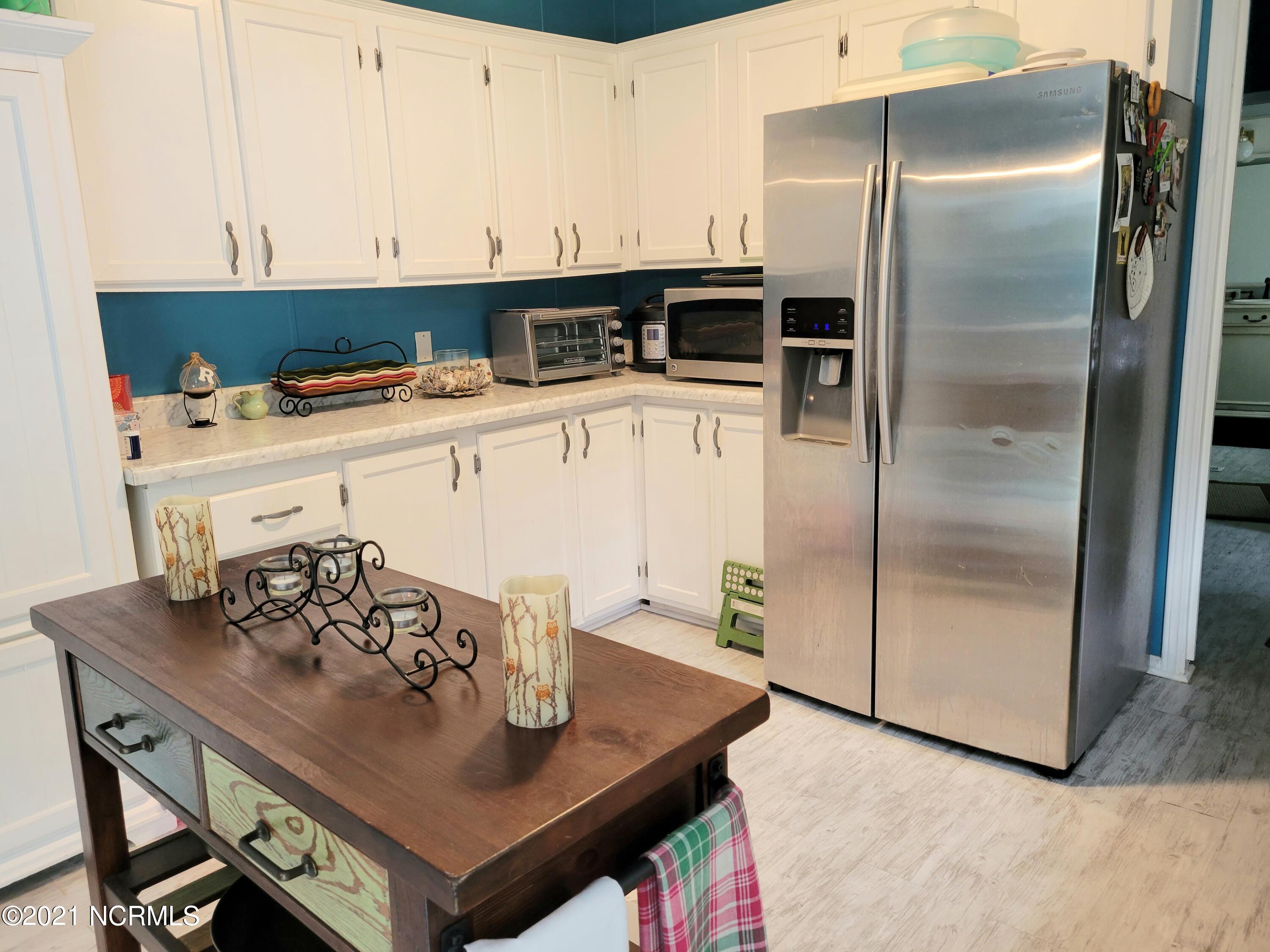 657 Straits Road Gloucester, NC 28528 - Photo 9 of 30 Kitchen