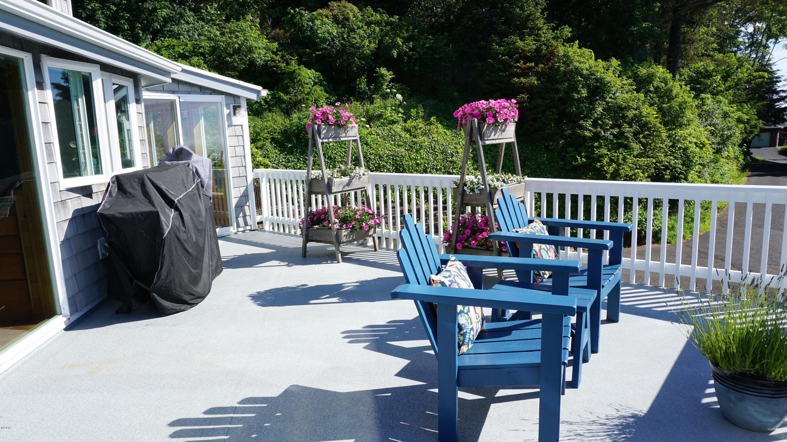 80 Reeves Circle Yachats, OR 97498 - Photo 22 of 30 Deck