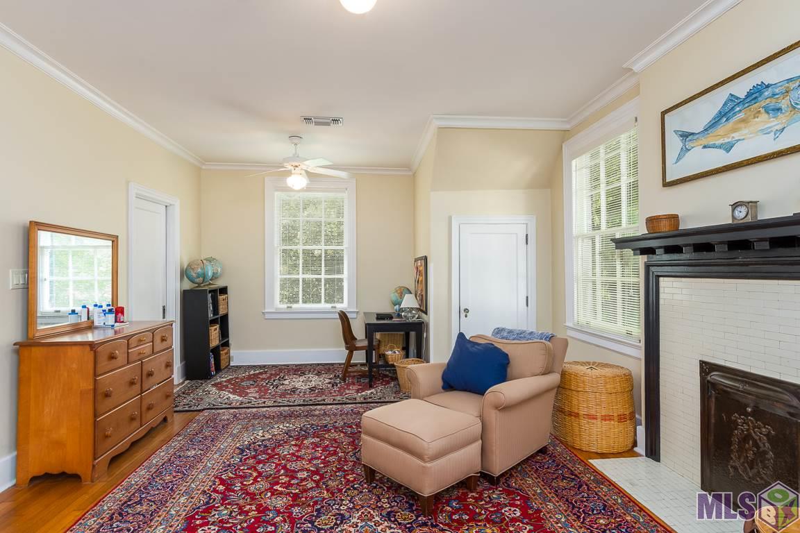 2335 Oleander Street Baton Rouge, LA 70806 - Photo 15 of 30 Old Master Bedroom
