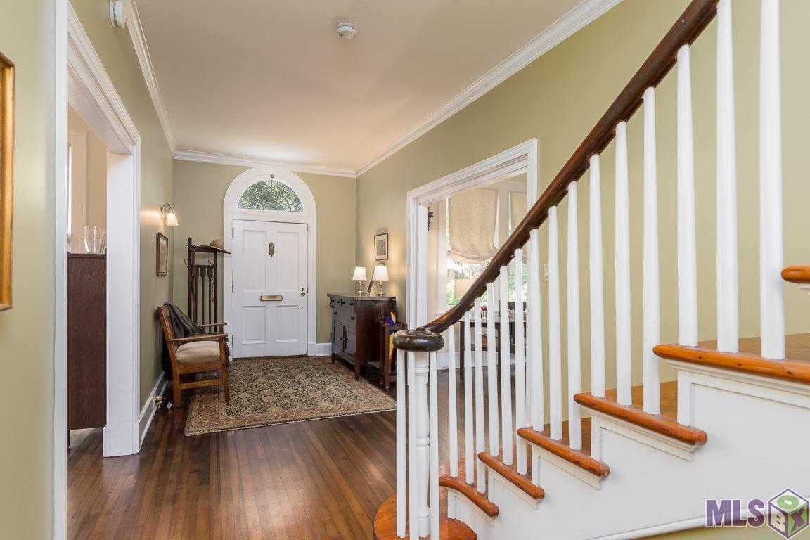 2335 Oleander Street Baton Rouge, LA 70806 - Photo 4 of 30 Front Foyer