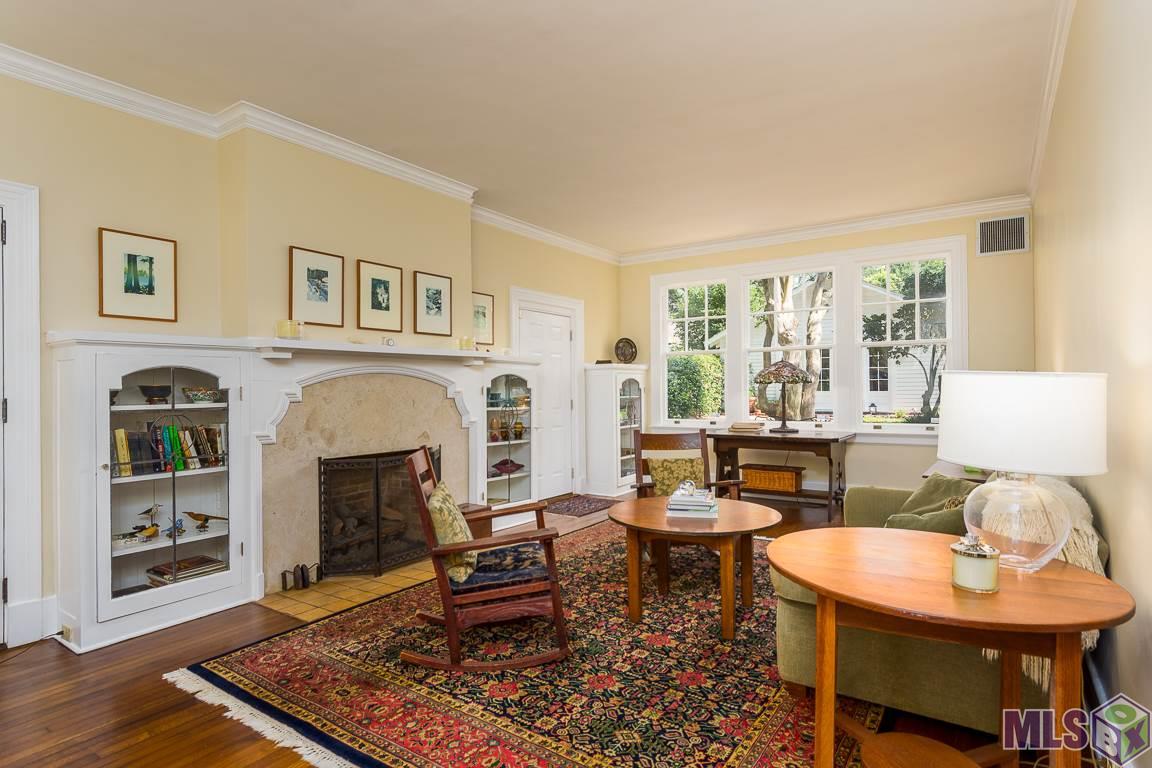 2335 Oleander Street Baton Rouge, LA 70806 - Photo 5 of 30 Living Room