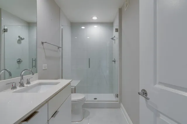 $399,000 | 717 Riverside Drive, Unit 401, Memphis, TN 38103