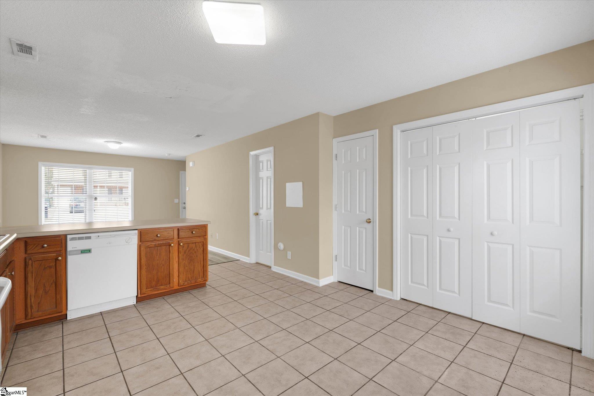 213 Springfield Circle Easley, SC 29642 - Photo 11 of 37