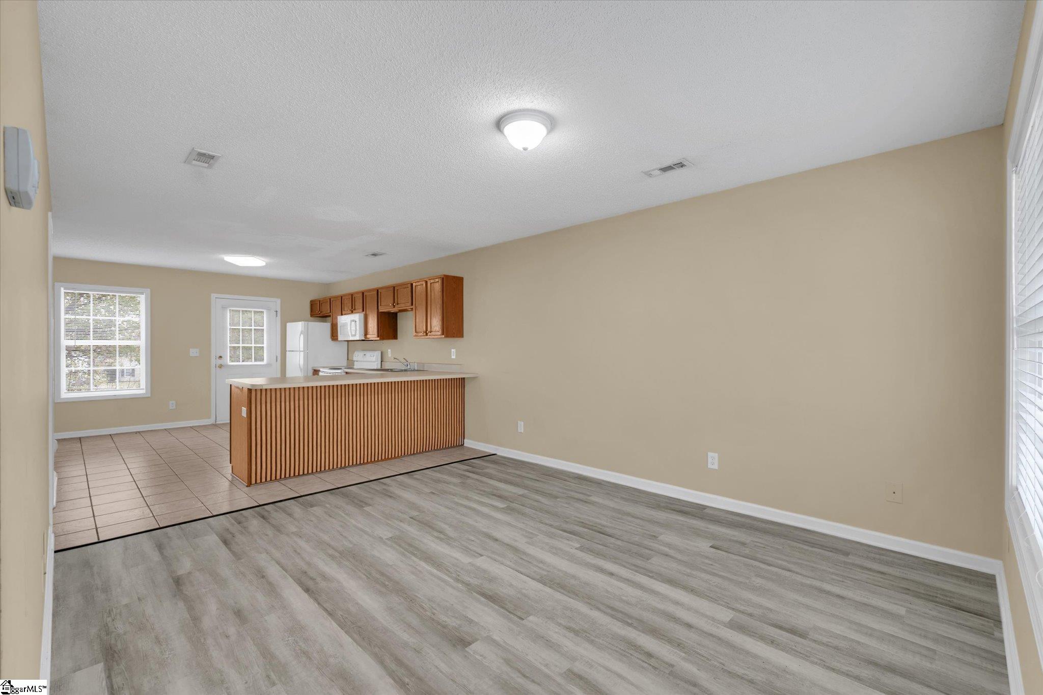 213 Springfield Circle Easley, SC 29642 - Photo 3 of 37
