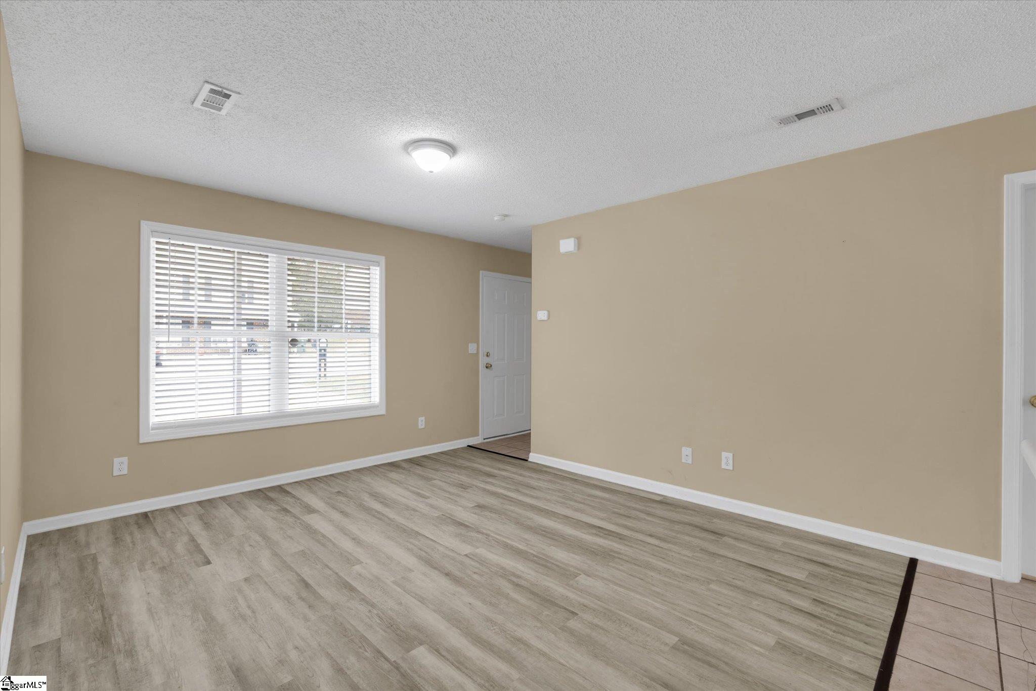 213 Springfield Circle Easley, SC 29642 - Photo 5 of 37