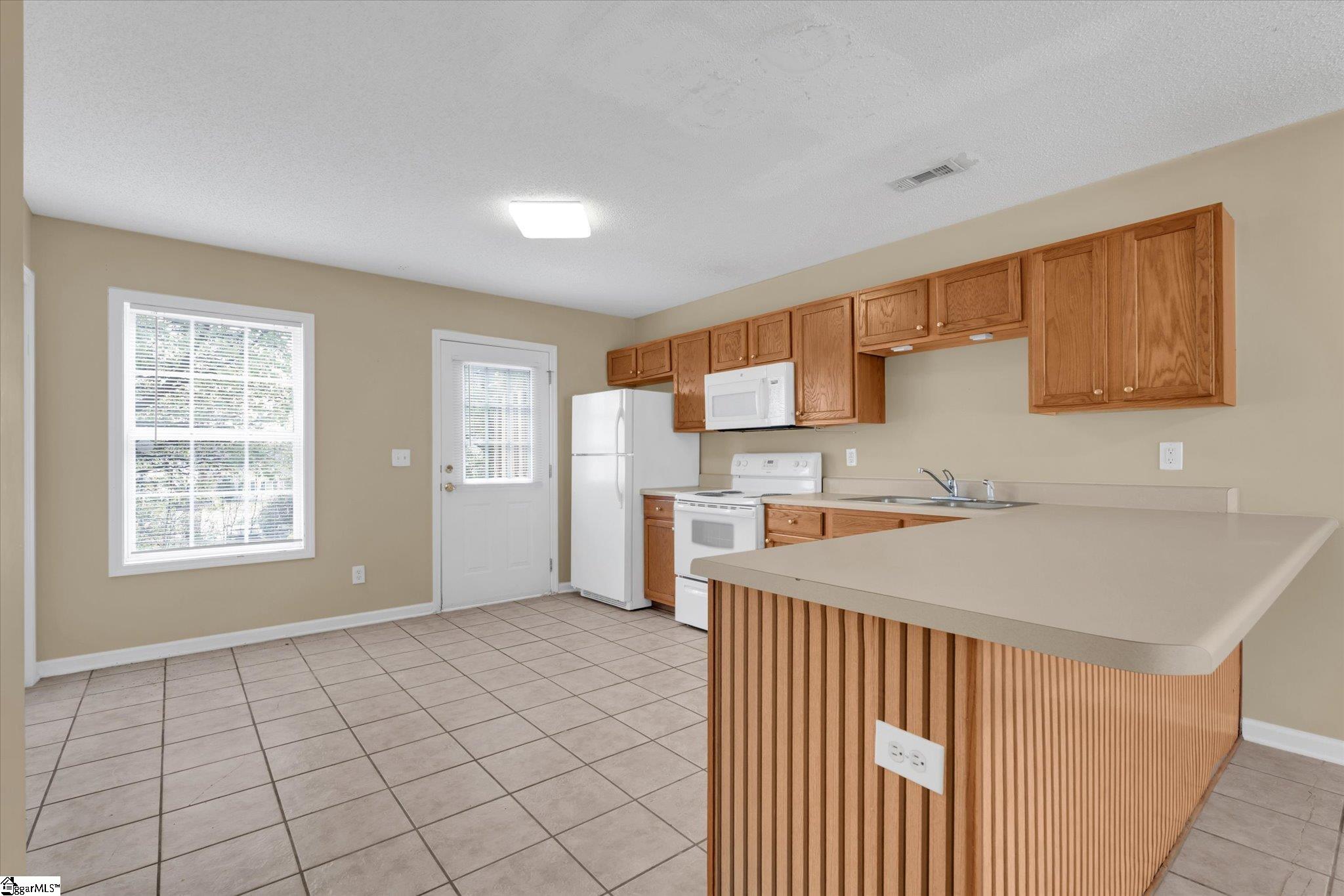 213 Springfield Circle Easley, SC 29642 - Photo 8 of 37
