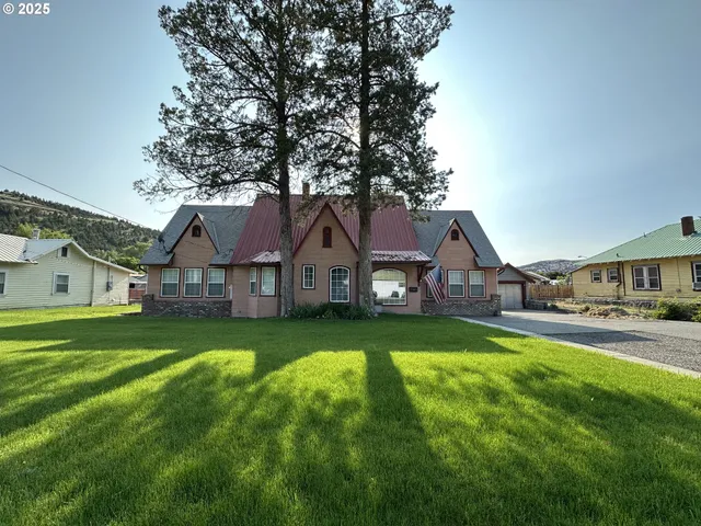 $379,000 | 212 Northwest Bridge Street, John Day, OR 97845