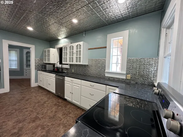 $379,000 | 212 Northwest Bridge Street, John Day, OR 97845