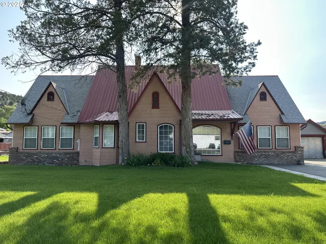 $379,000 | 212 Northwest Bridge Street, John Day, OR 97845