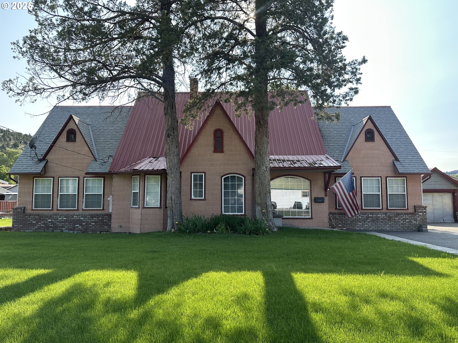 212 Northwest Bridge Street John Day, OR 97845 - Photo 2 of 48