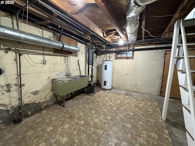 $379,000 | 212 Northwest Bridge Street, John Day, OR 97845