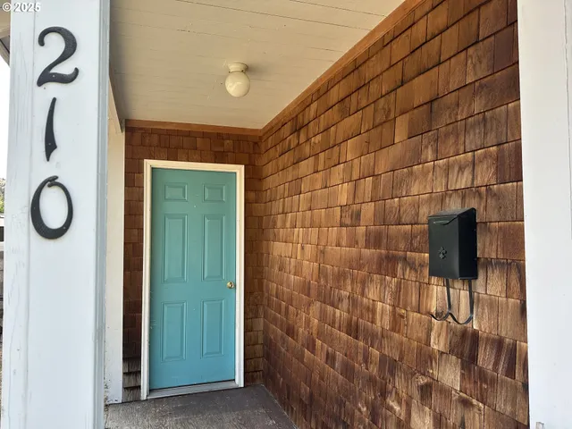 $379,000 | 212 Northwest Bridge Street, John Day, OR 97845