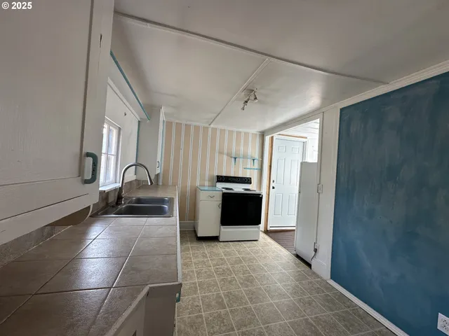 $379,000 | 212 Northwest Bridge Street, John Day, OR 97845