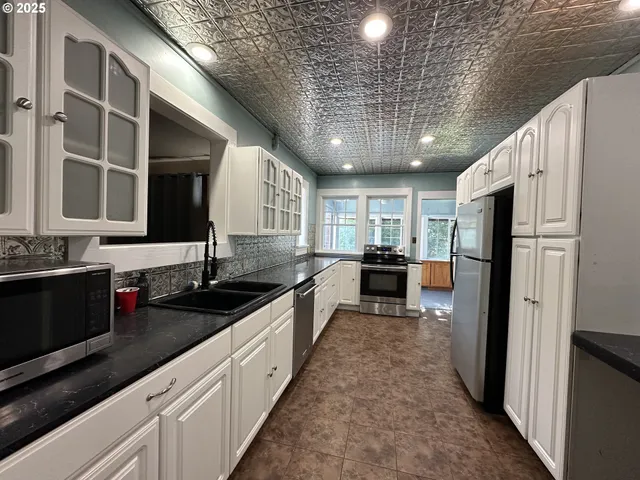 $379,000 | 212 Northwest Bridge Street, John Day, OR 97845