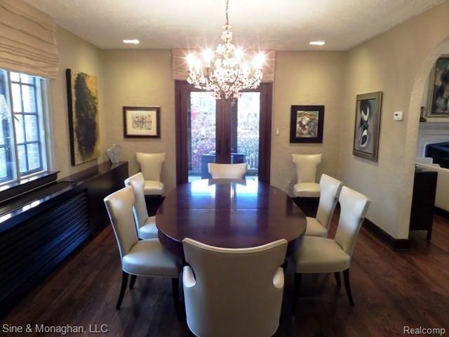 775 Rivenoak Street Birmingham, MI 48009 - Photo 14 of 40 DINING ROOM LEADS TO SCREENED FLORIDA ROOM