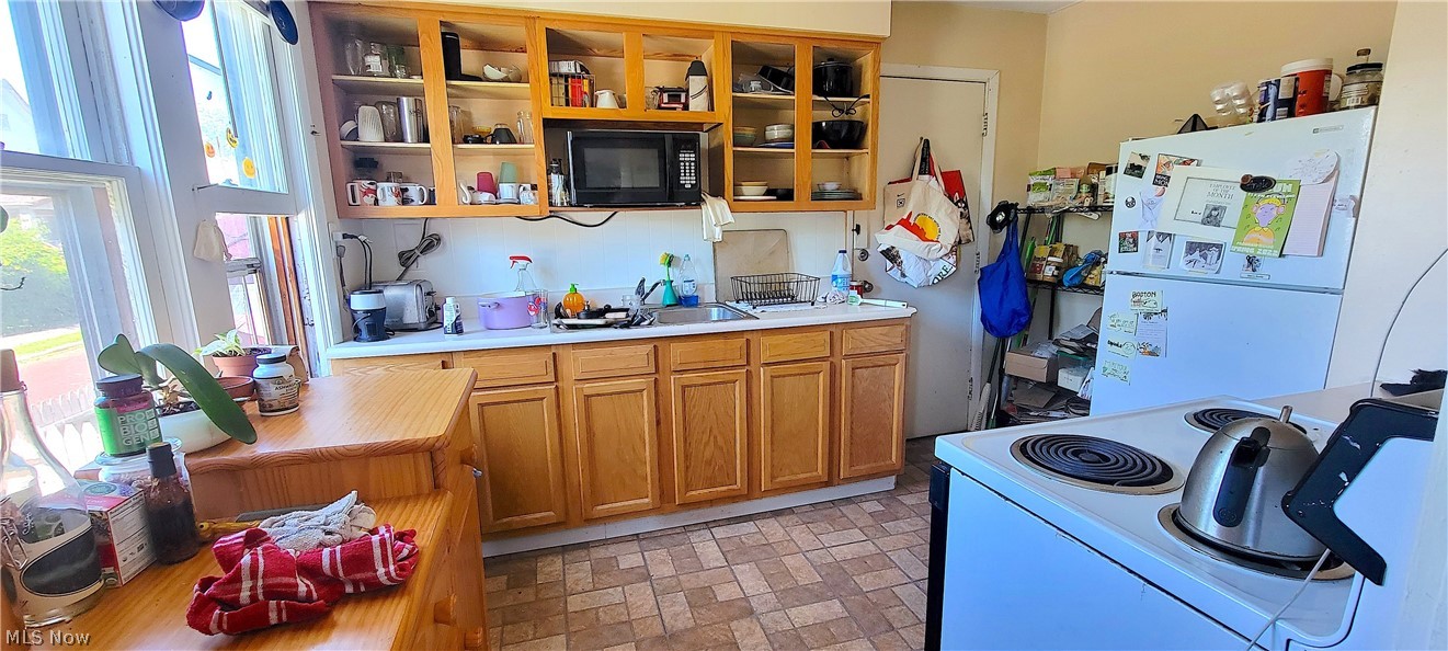4179 Valley Road Cleveland, OH 44109 - Photo 2 of 23 1st flr
