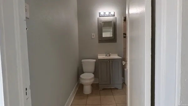 $950 | 538 Kayton Avenue, Unit 540, San Antonio, TX 78210