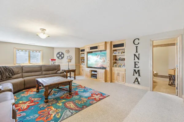 $925,000 | 23535 York Road, Hutchinson, MN 55350