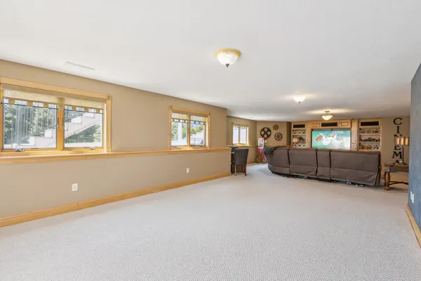 $925,000 | 23535 York Road, Hutchinson, MN 55350