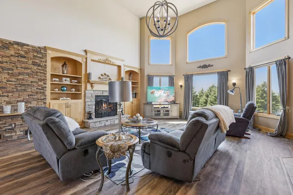 $925,000 | 23535 York Road, Hutchinson, MN 55350