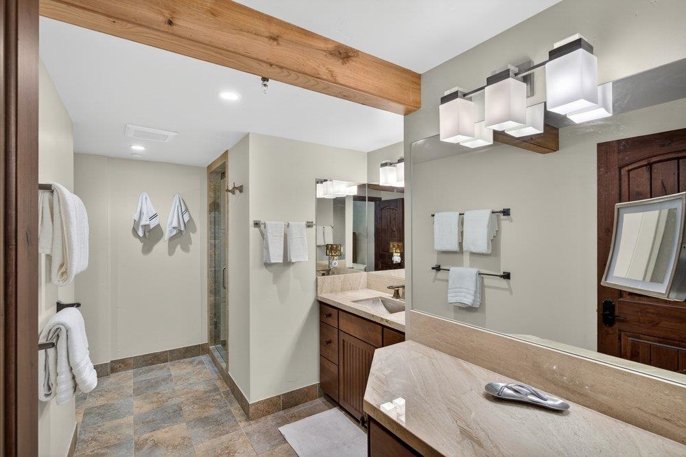 15735 Donner Pass Road, Unit A Truckee, CA 96161 - Photo 14 of 28 Gallery Image 14